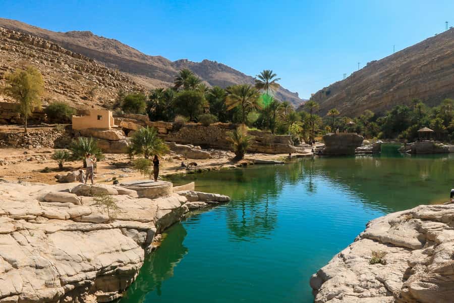 Muscat: Southern Treasures & Wadi Shab Tour with Audio Guide - The long road from Muscat to Wadi Shab