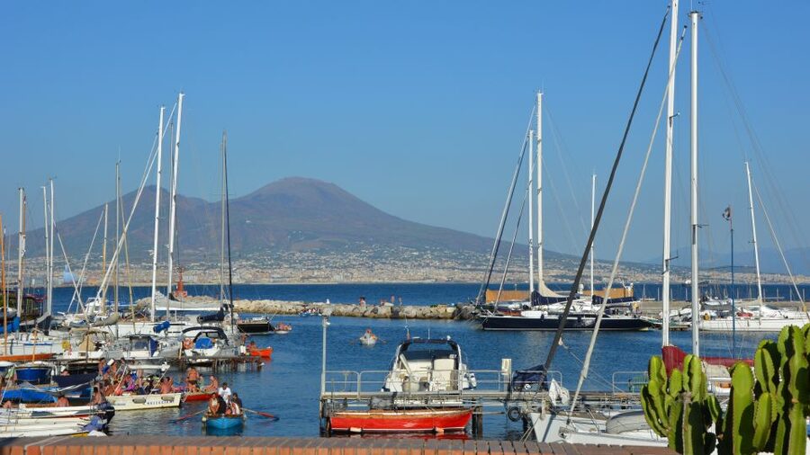 Naples: daily/weekly transport ticket, map and audio guide - Starting at Naples Central Station