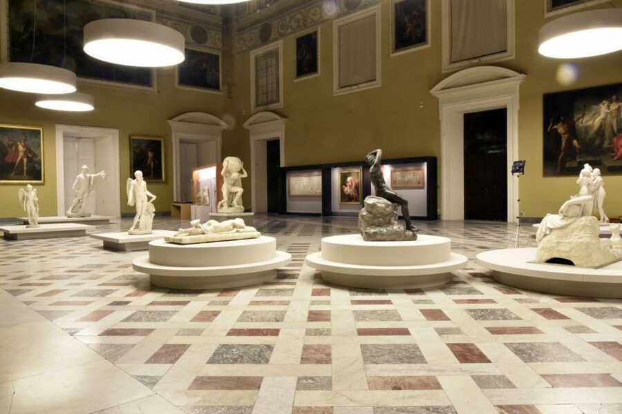 Naples: National Archaeological Museum Tour & Digital Guide - The Farnese Collection and its oversized stars