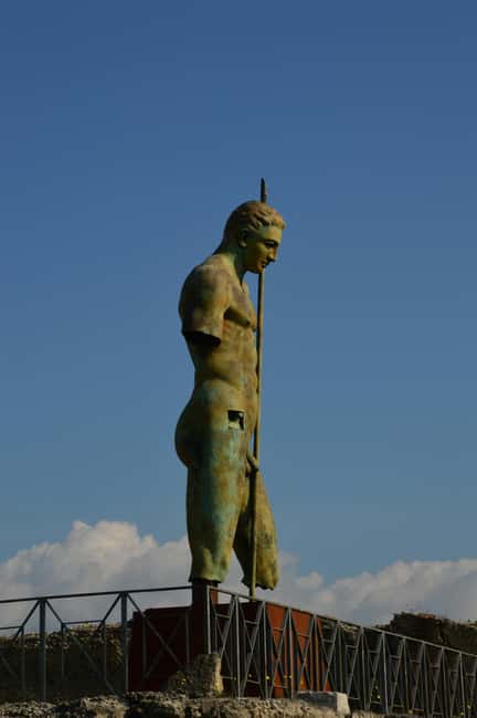 Naples:Pompeii SkiptheLine Ticket audioguide Round-Trip Bus - A four-hour Pompeii plan from Naples