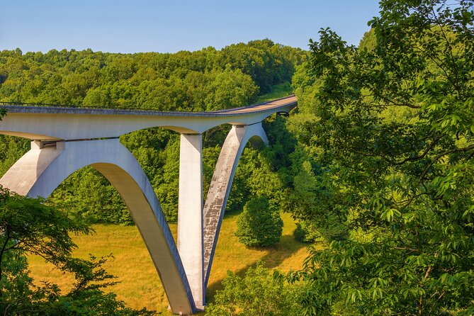 Natchez Trace Parkway Self-Guided Driving Audio Tour - Finishing at Loveless Cafe near Franklin