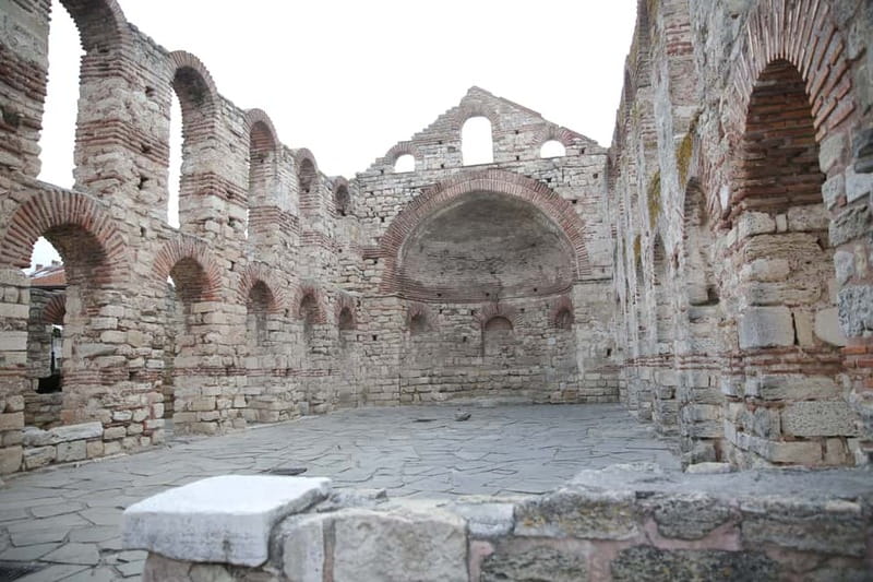 Nessebar: Audio Guide Tour Nessebar + visit to the Winery - The 15 stops: choose quality over ticking every box