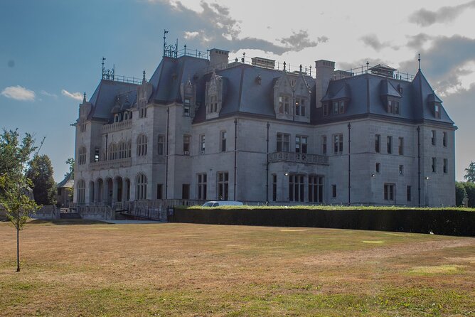 Newport Cliff Walk - Legends of the Gilded Age GPS Guided Audio Tour - Salve Regina University and the mansions that changed hands