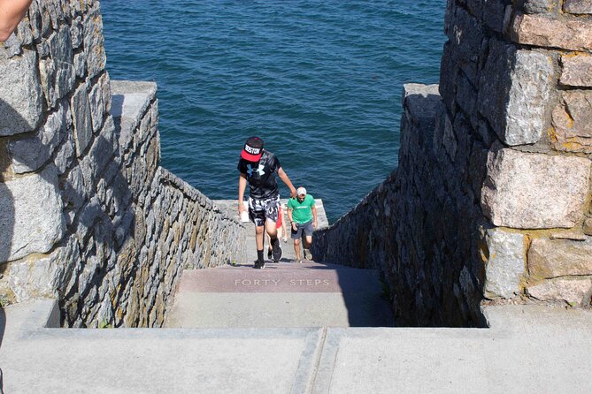 Newport Cliff Walk - Legends of the Gilded Age GPS Guided Audio Tour - Alva Vanderbilt, Doris Duke, and Newport’s sharper stories