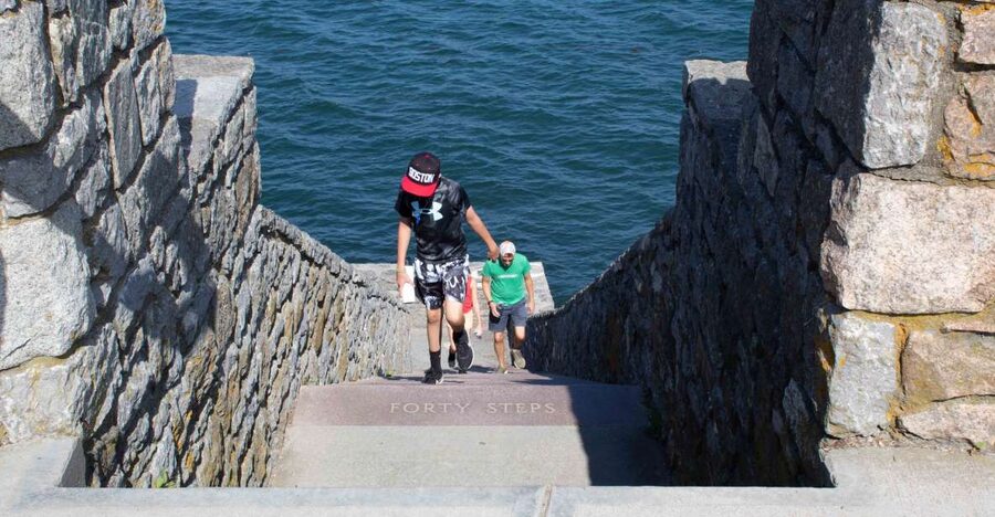 Newport, Rhode Island: Cliff Walk Gilded Age Audio Tour - Starting at Forty Steps on Narragansett Avenue