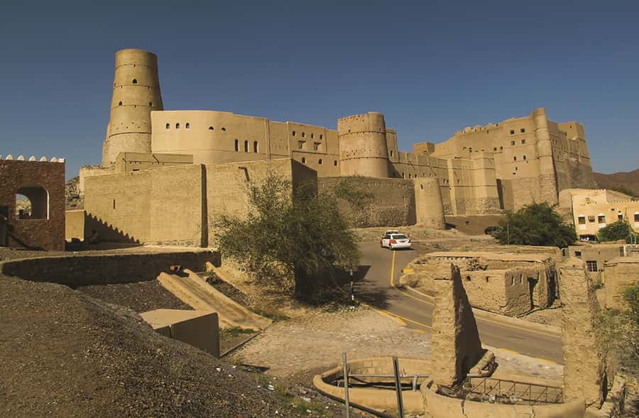 Nizwa Heritage & Culture Full Day Tour with Audio Guiding - Birkat Al Mouz and the first look at village Oman