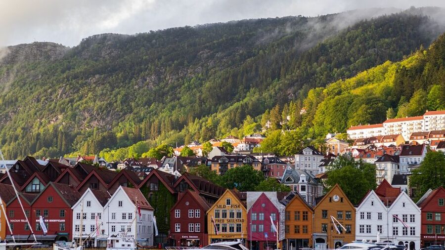 Norwegian Coastal Cities: Smartphone Audio Guide App - Language, access and booking details