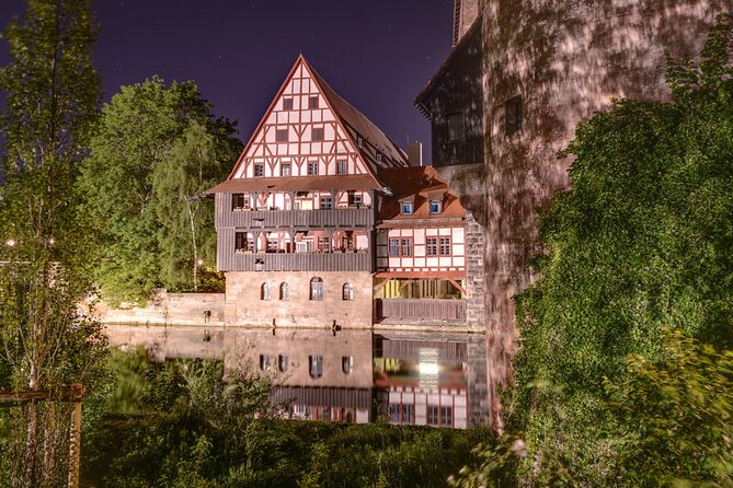 Nuremberg Scavenger Hunt and Highlights Self Guided Audio Tour - Handwerkerhof and St. Lorenz: a strong opening