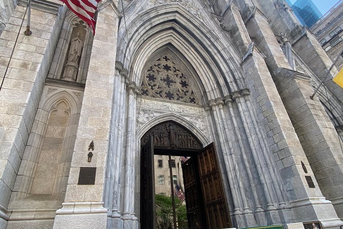 NYC: St. Patrick's Cathedral Official Self-Guided Audio Tour - A quiet stop in the middle of Midtown
