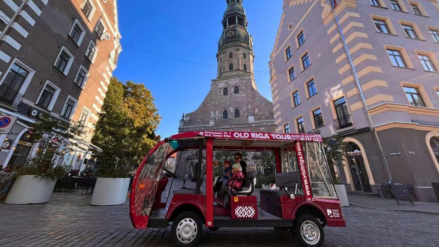 Old Riga Heated E-Bus Tour with Audio Guide & Mulled Wine - What this Riga ride is really for