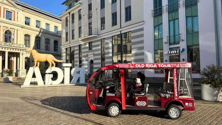 Old Riga Heated E-Bus Tour with Audio Guide & Mulled Wine - The 30-minute route through Old Riga