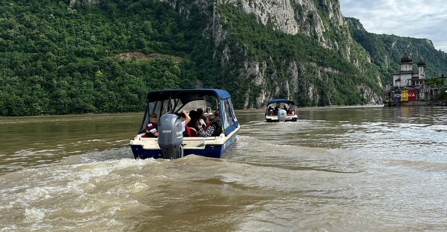 Orsova: Entire Area Boat Tours with Audio Guide - What the audio guide adds