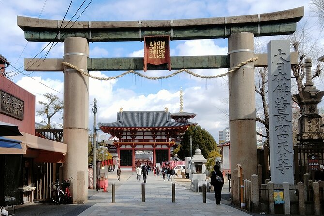 Osaka Castle & Temple Walking Tour with Multilingual Audio Guide - Isshinji Temple and Sanzenbuddha Hall, 10 minutes