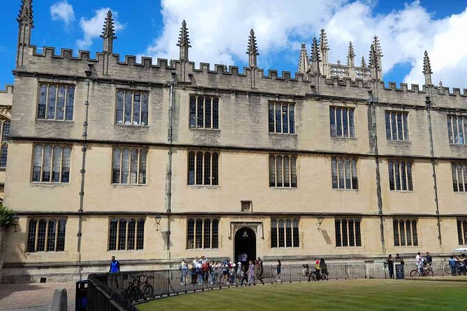 Oxford's literary legends and landmarks: A Self-Guided Audio Tour - Alice Liddell, Alice’s Shop, and Christ Church