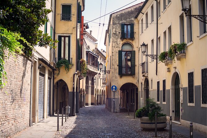 Padua Scavenger Hunt and Highlights Self Guided Audio Tour - Prato della Valle and the final stops