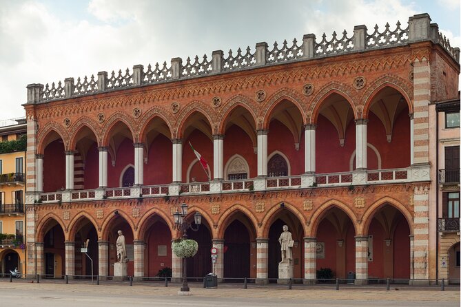 Padua Scavenger Hunt and Highlights Self Guided Audio Tour - Piazza Garibaldi and Piazza dei Signori