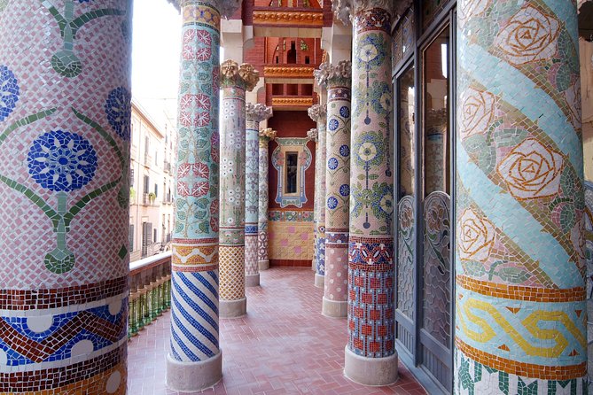Palau de la Musica Catalana Admission Ticket with Audioguide - The grand stairs and first views