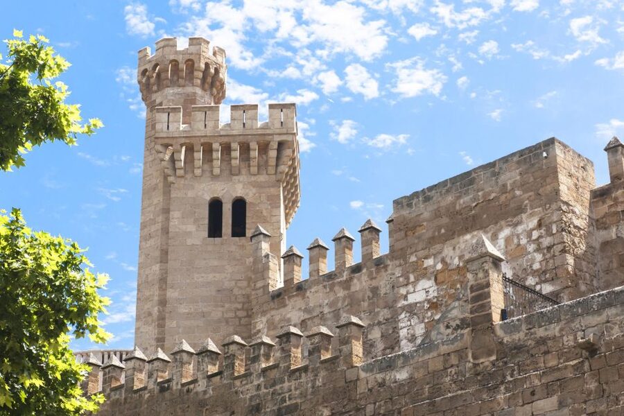 Palma de Mallorca: Self-Guided Audio Tour - Windmills and the climb toward Bellver Castle