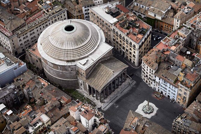 Pantheon Fast Track Tickets with Audio Guide - Seeing daylight pour through the Oculus