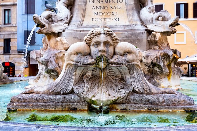 Pantheon in Rome Walking Tour with Audioguide on Your Smartphone - Finding Raphael’s tomb and the other memorials