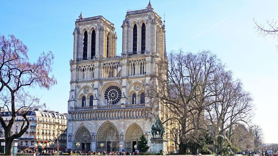 Paris Audioguide - TravelMate app for your smartphone - Activation, languages, and using the app well