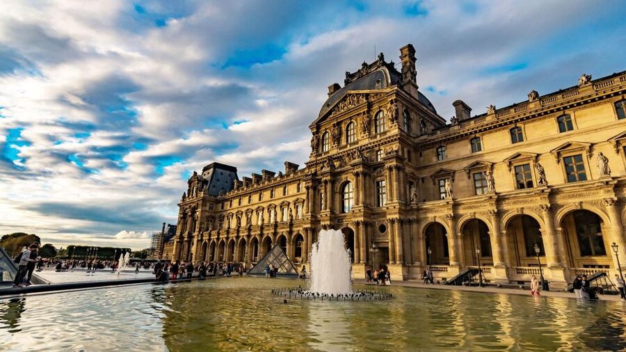 Paris Audioguide - TravelMate app for your smartphone - The Louvre and Paris museums