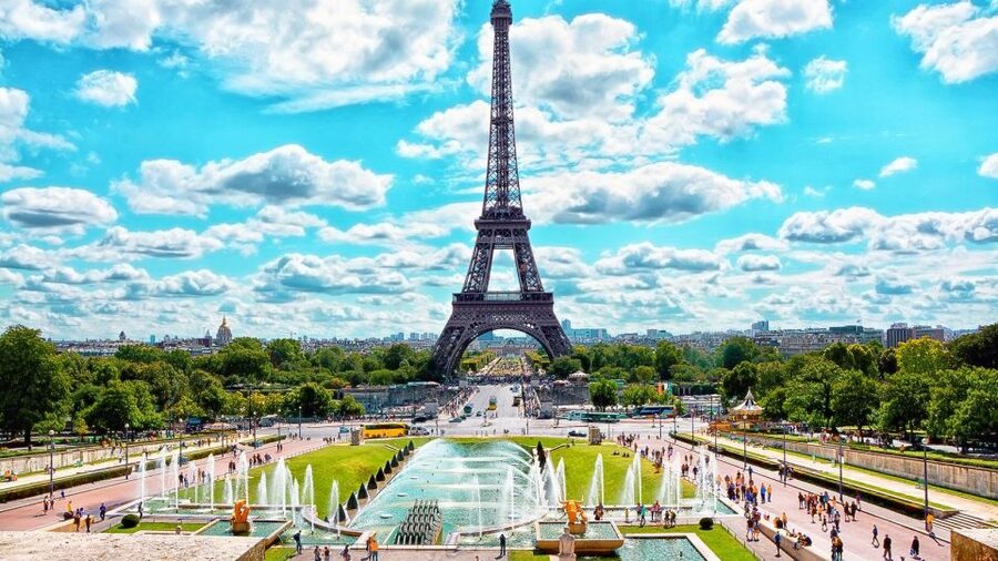 Paris Audioguide - TravelMate app for your smartphone - Versailles and the Seine expand the city break