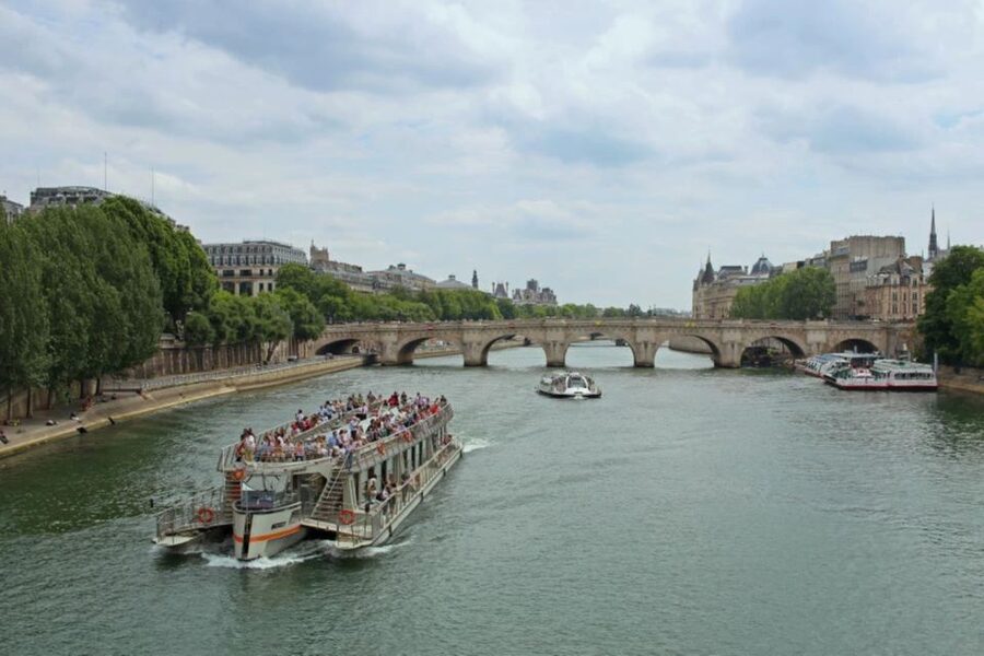 Paris: Catacombs, Audio Guide, and River Cruise Option - Adding the one-hour Seine cruise