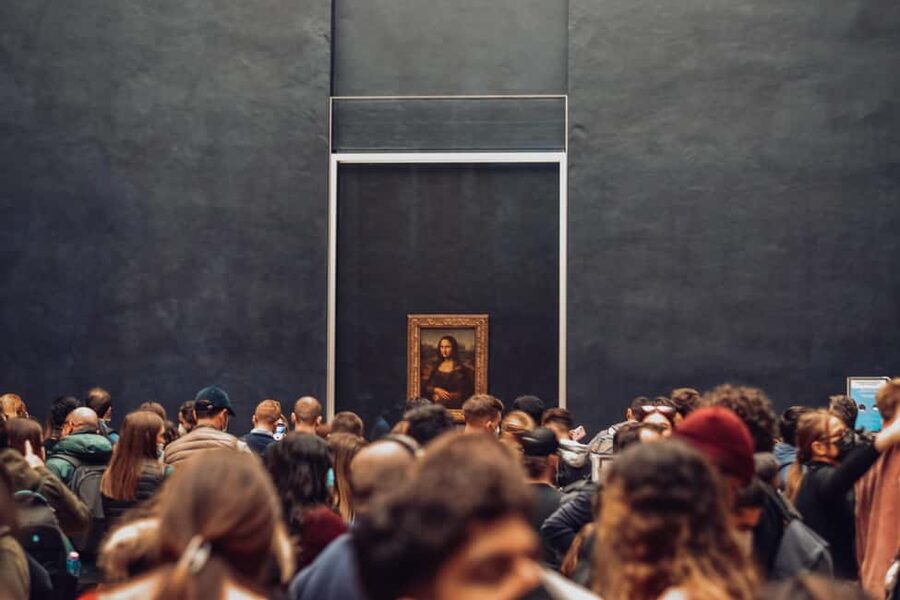 Paris: Louvre Museum Hosted Entry and Mona Lisa Audioguide - What timed entry really does at the Louvre