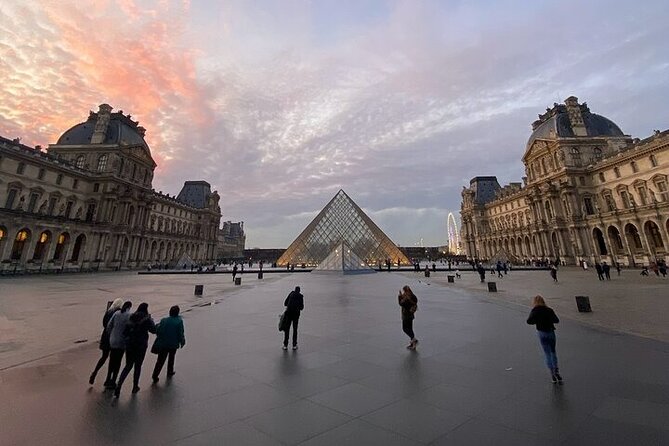 Paris Louvre Museum Timed-Entrance Optional Audio Guided - Following the route to the Mona Lisa