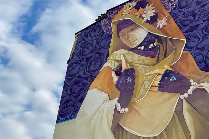 Paris Street Art, smartphone audioguided tour - OBEY connects public art with recent memory