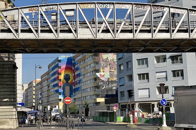 Paris Street Art, smartphone audioguided tour - How the Rewind app handles directions