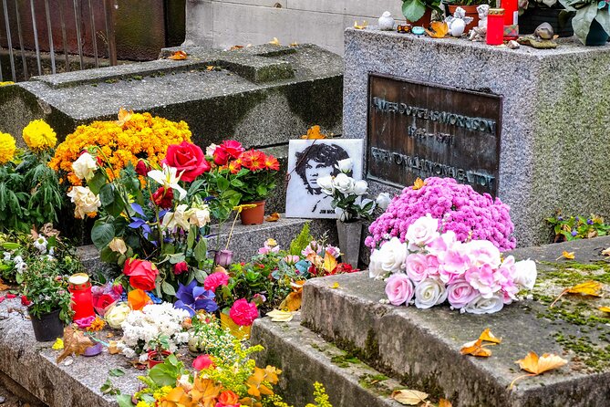 Père-Lachaise Cemetery Paris Tour with Audioguide - What makes this cemetery walk useful