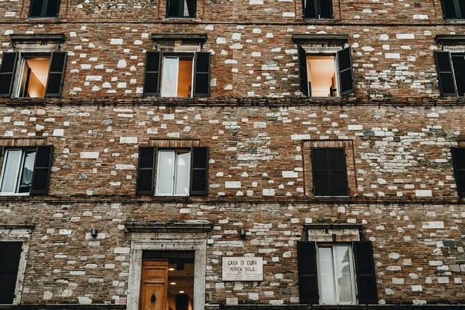 Perugia Walking Tour with Audio and Written Guide by a local - The Loggia of Braccio Fortebracci