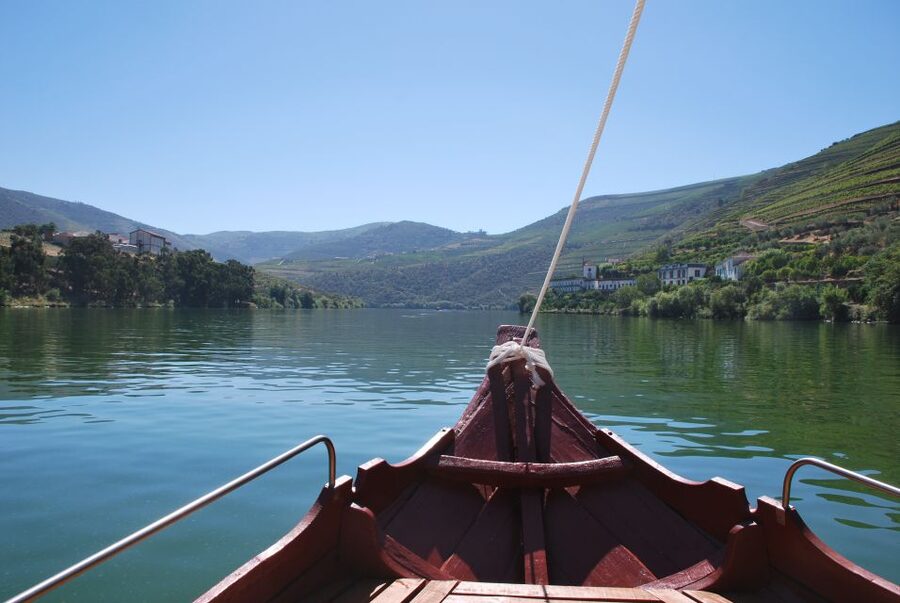 Pinhão: 2-Hour Rabelo Boat Tour with Audio Guide - Finding the pier in Pinhão