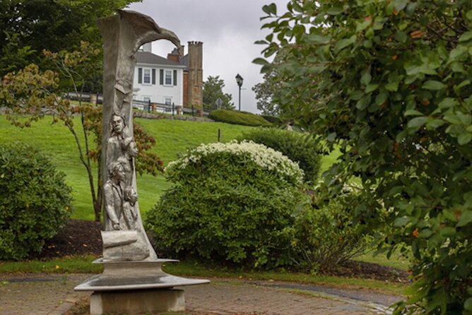 Plymouth Pilgrim Historic Self Guided GPS Audio Walking Tour - Coles Hill Burial Ground and the memorial park
