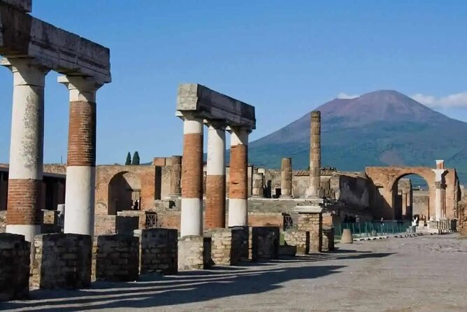 Pompei Archaeological Park Skip The Line ticket With audio Guide - Arriving at the Via Roma meeting points