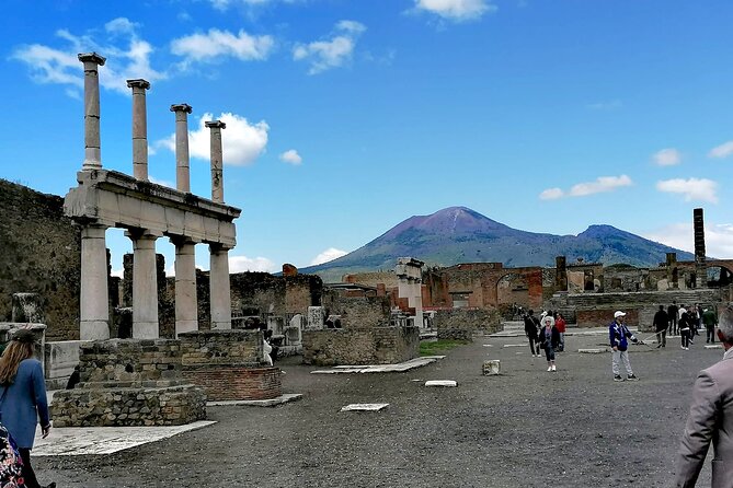 Pompeii from Naples: Smart Audio Guide with Travel Instructions - The Igor Mitoraj sculpture and Torre di Mercurio