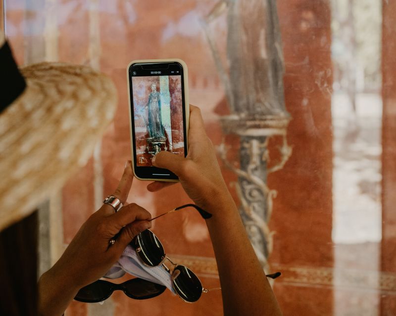 Pompeii: Skip-the-Line Entry Ticket with Digital Guide App - Heat, shade, water, and time