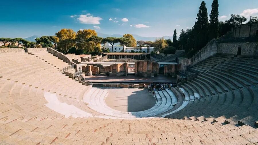 Pompeii: Skip the Line Ticket + Audioguide - Arriving at Pompei Scavi station