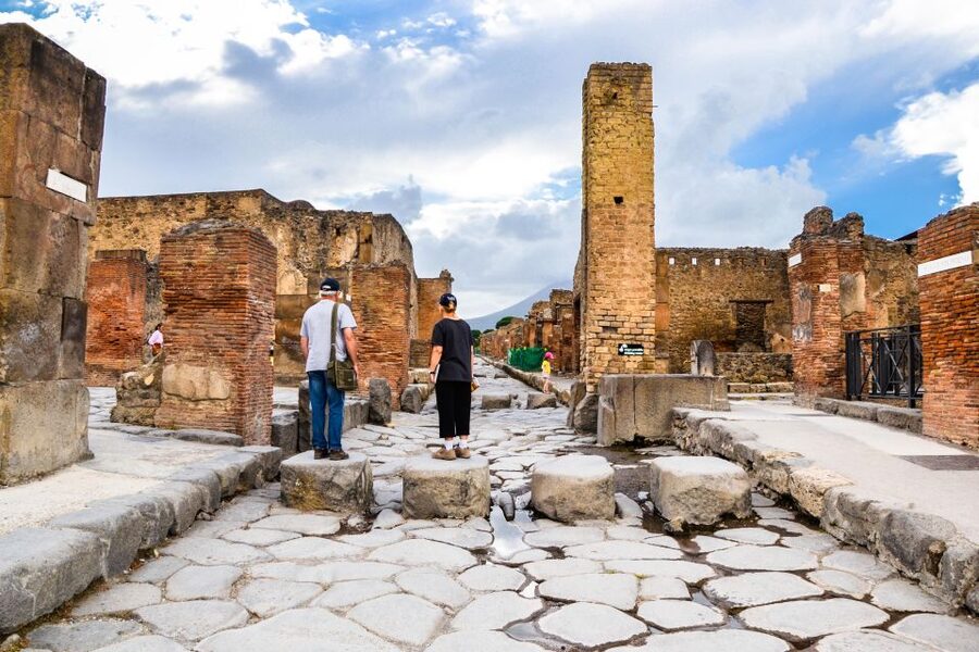 Pompeii: Skip-the-Line Ticket with Audio Guide and Map - Entering Pompeii and getting your bearings