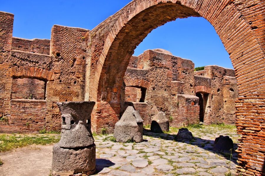 Pompeii: Skip-the-Line Ticket with Audio Guide and Map - Spas, temples, shops, and theaters