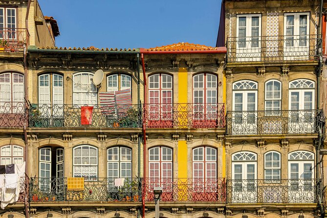 Porto Walking Tour with Audioguide on Your Smartphone - Avenida dos Aliados and Porto’s grand center