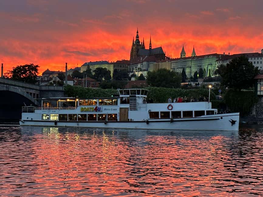 Prague: 1-hour Cruise with Audio Guide - Why a Prague river cruise is worth an hour