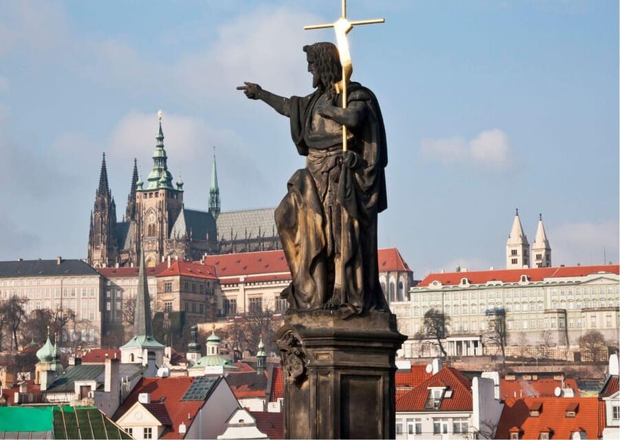 Prague: Castle Circuit Entry Tickets with Audio Guide - How the English phone audio guide changes the visit