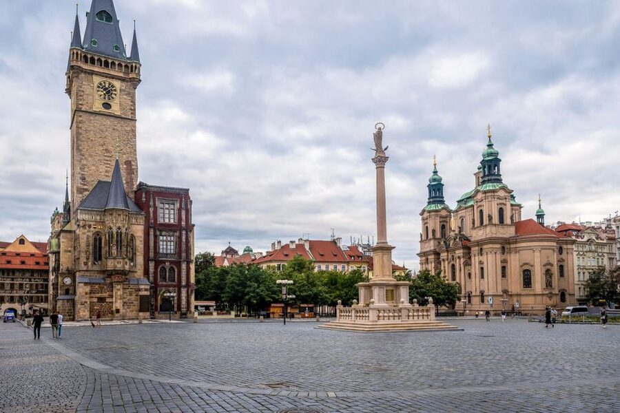 Prague: Castle, National Museum & Town Hall Tickets & Audio - The Astronomical Clock and Old Town Hall tower
