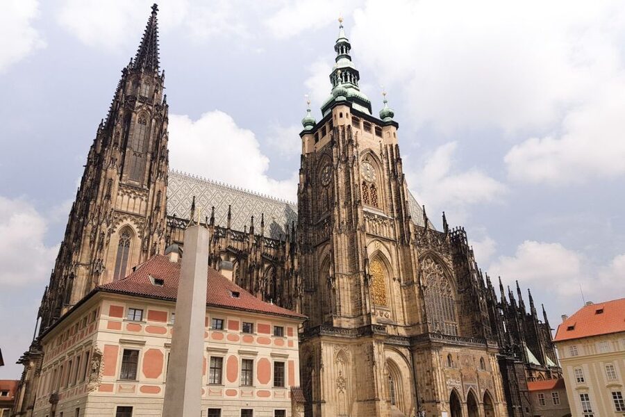 Prague: Castle, National Museum & Town Hall Tickets & Audio - Prague Castle and the four main Circuit B stops