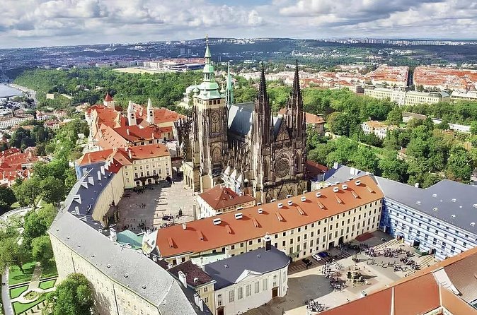 Prague Castle Skip-The-Line Ticket with Audio guide - Golden Lane and Daliborka Tower