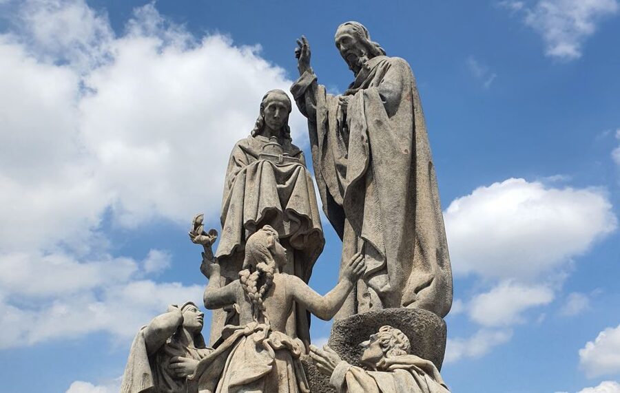 Prague: Charles Bridge Audio Guide with Tower Entry Ticket - Making the Most of Your One-Day Ticket