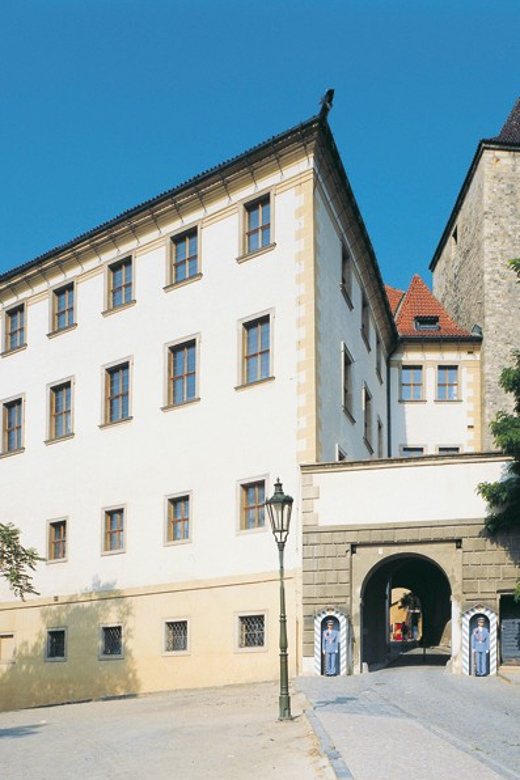 Prague: Lobkowicz Palace Ticket & Audio Guide - Should you add the 1 PM classical concert?